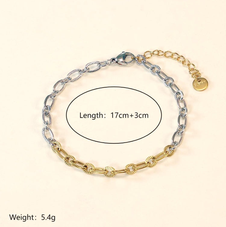 Βραχιόλι Naomi delicate chain, κοντινή λήψη