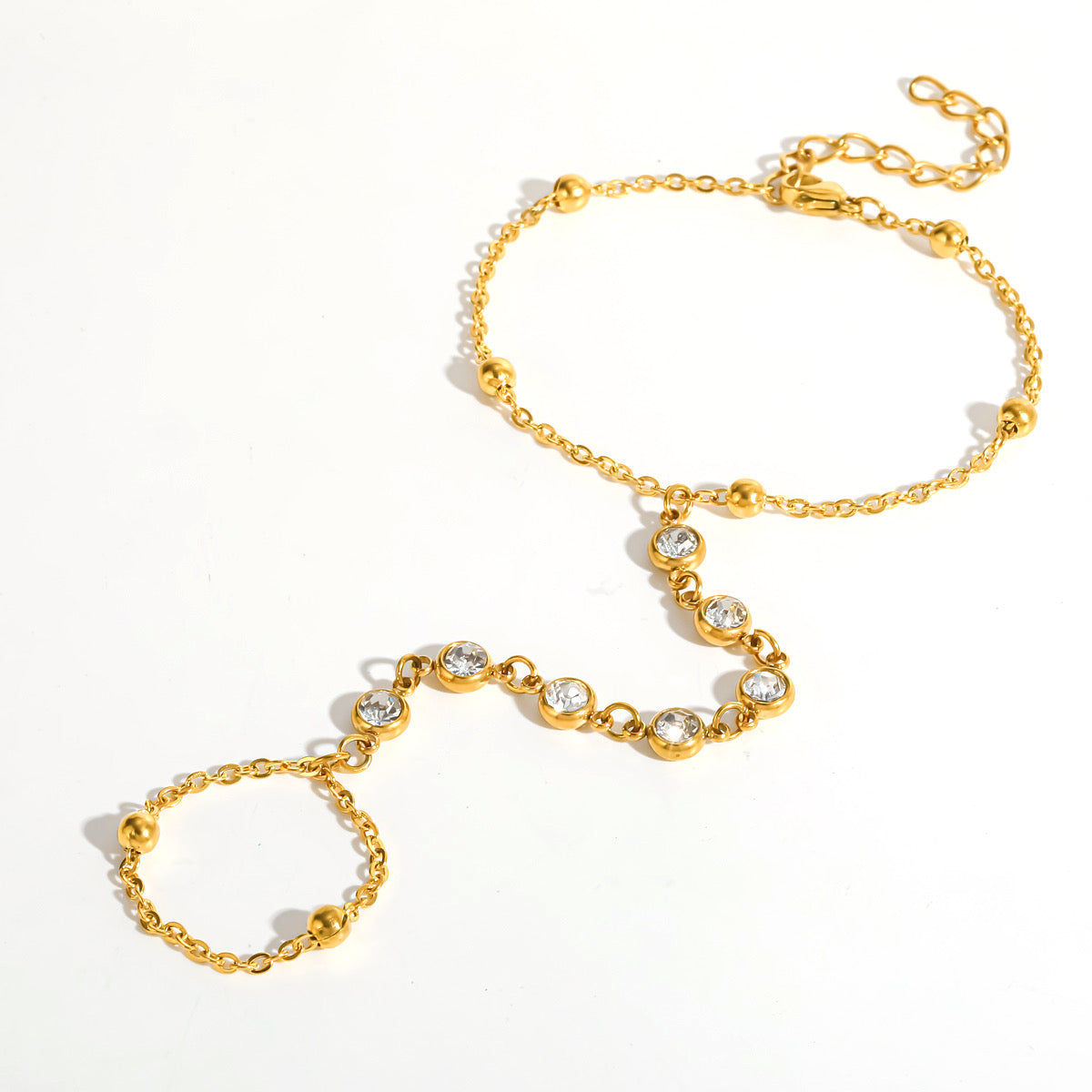 Βραχιόλι Lumiere Hand Chain, κοντινή λήψη ζιργκόν